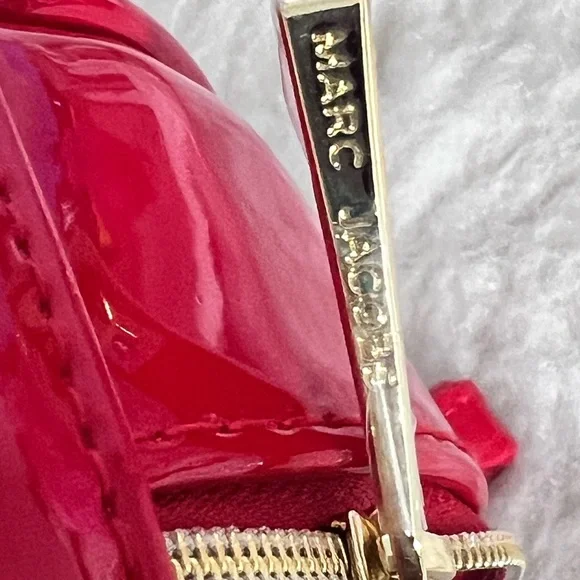 MARC JACOBS Mini 4" Red Patent glossy round crossbody NWOT - Picture 10 of 11